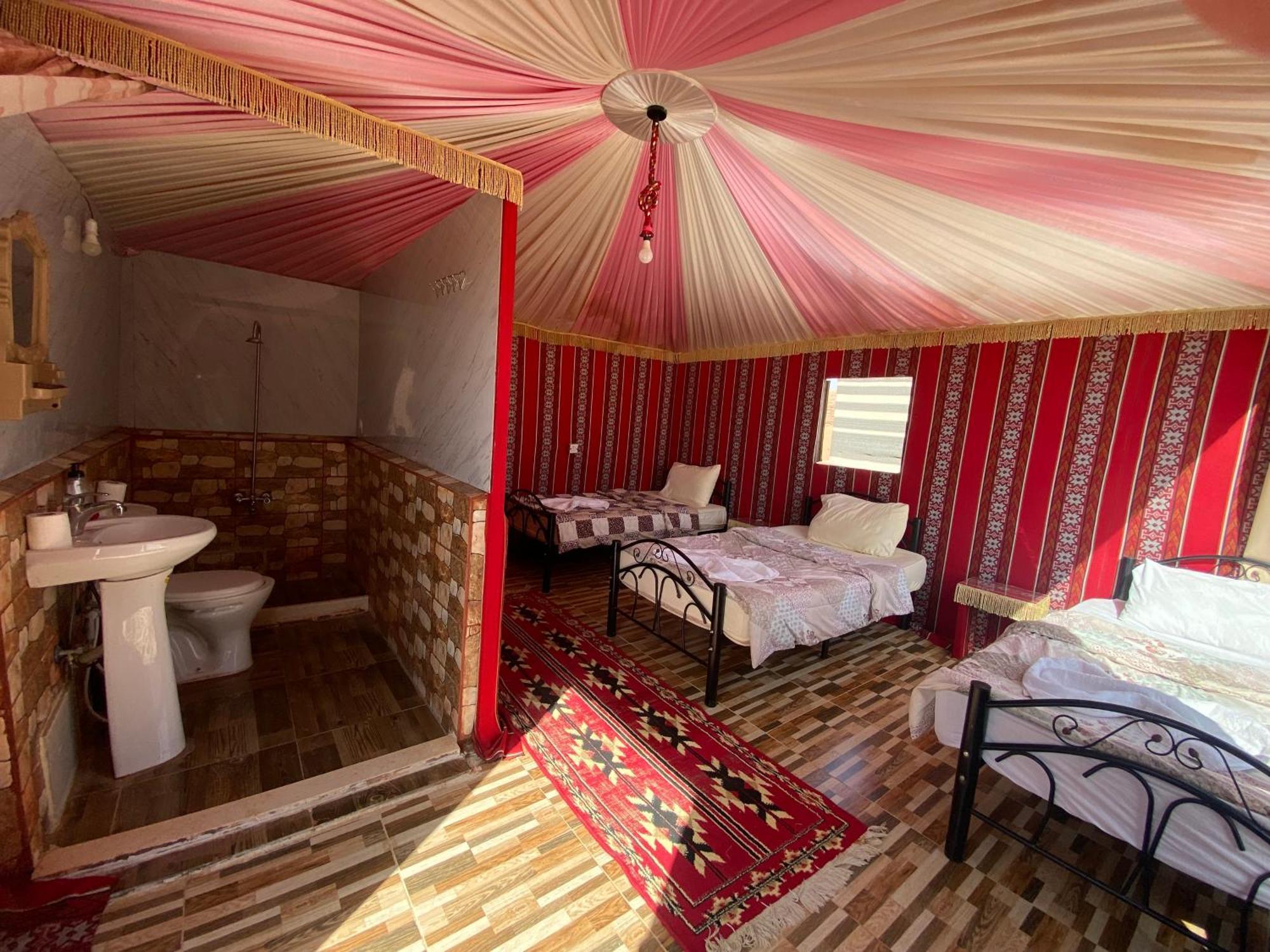 Desert'S Soul Wadi Rum Ad Disah Стая снимка